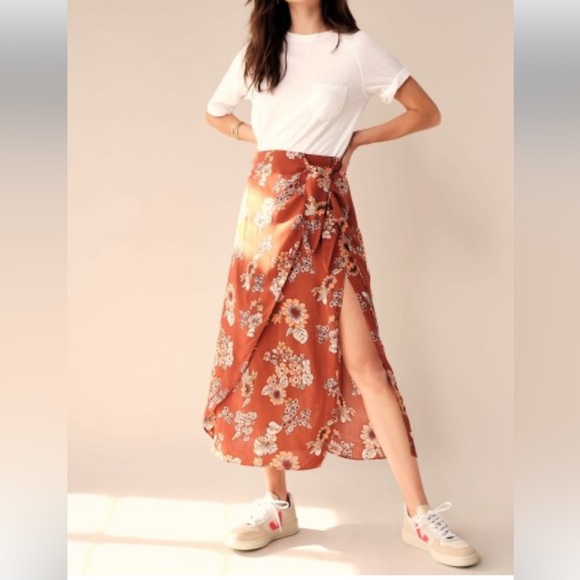 Free People Dresses & Skirts - FREE PEOPLE Sunday Sarong Floral Midi Skirt